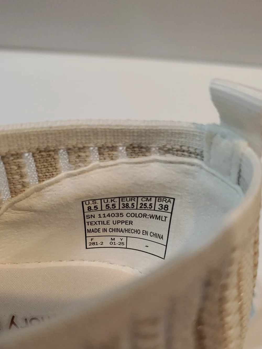 Skechers Bobs Flexpadrilles Size 8.5 Lo Slip On Sneakers White Tan